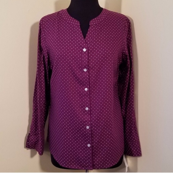 NWOT Croft and Barrow v neck button down shirt - Picture 3 of 7